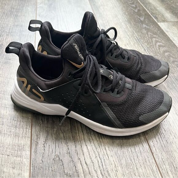 Nike Women’s Air Max Bella TR 3 CJ0842-005 Black Gold Size 8 Gym Athletic Shoes - Picture 1 of 12